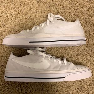 Nike Low Blazers